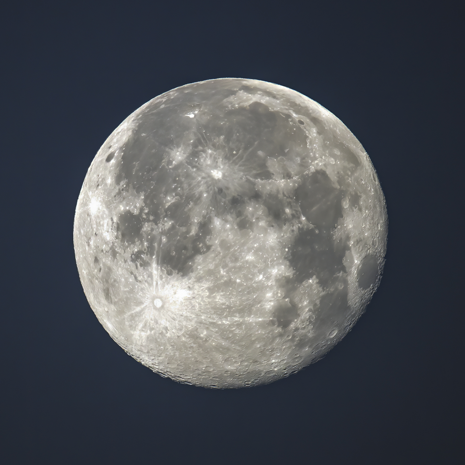 Name:  IMG_920 Moon Lightroom.jpg
Views: 255
Size:  1.32 MB